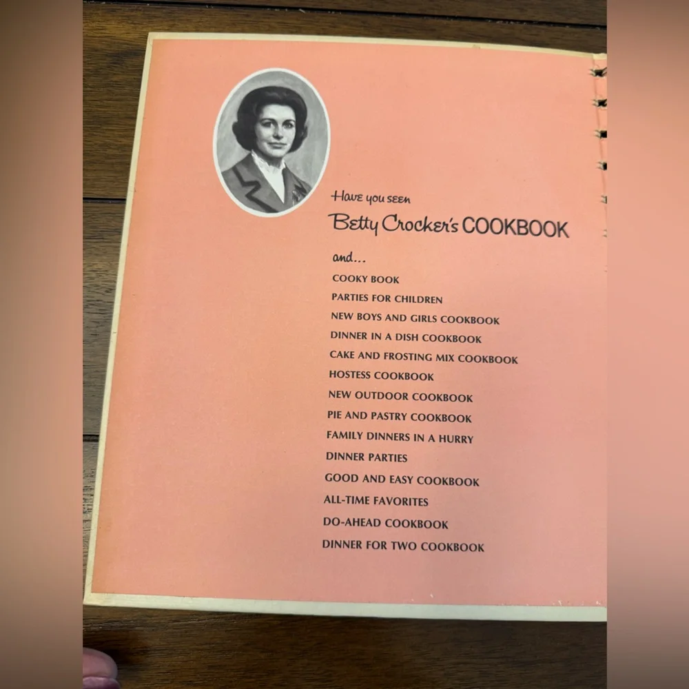 VINTAGE Betty Crocker's Good and Easy Cookbook